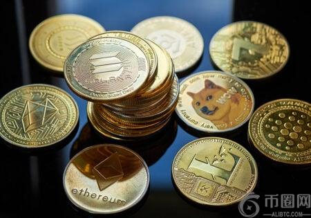 比特币主导地位触及七年布林带收缩：山寨币季或将到来还是持续低迷？