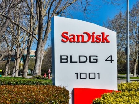 SanDisk股价随存储器需求飙升，十二个月内暴涨2,739%