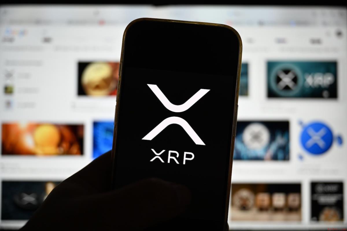 XRP暴跌50%后收复1.28美元，但1.30关口仍阻碍多头