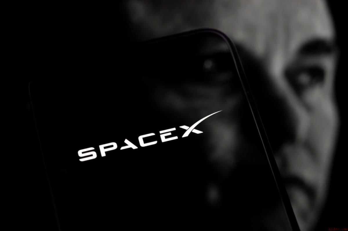 SpaceX股价飙升12%，2.35万亿美元IPO涨势蓄势待发