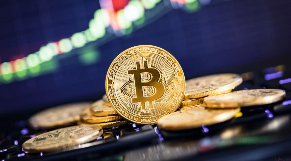 比特币ETF单日吸金7.308亿美元，而比特币价格跌破8万美元