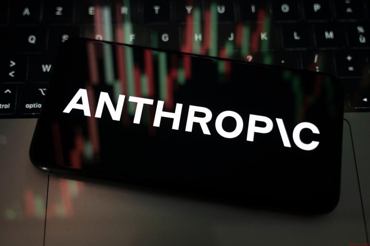 Anthropic合并聊天与协作功能，Claude现在替你做决定