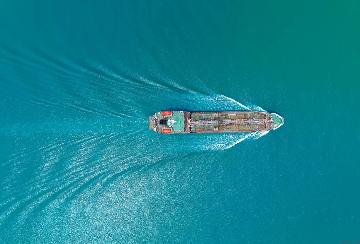 地缘紧张推升油价，黄金走弱而XRP保持稳定